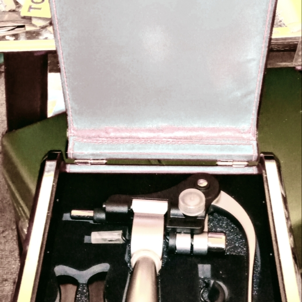 Rabbit wine bottle opener kit with case